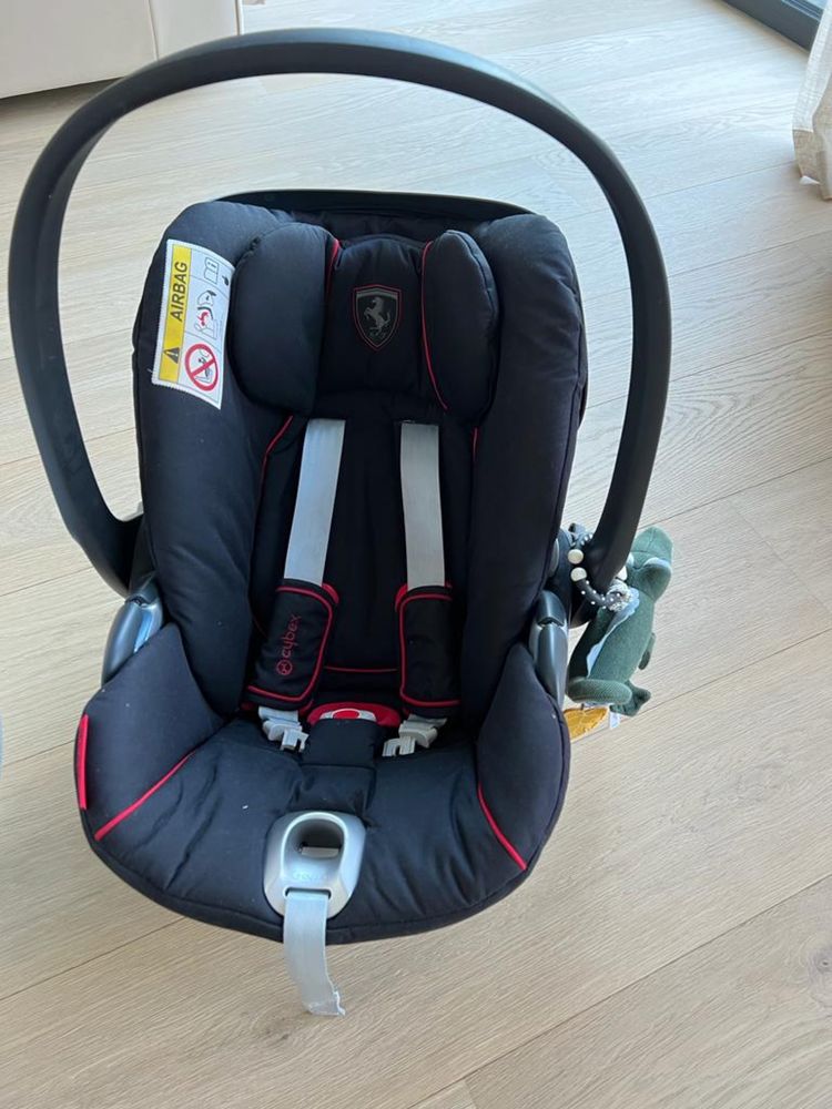 Cybex Cloud Z i-Size Ferrari Victory Black