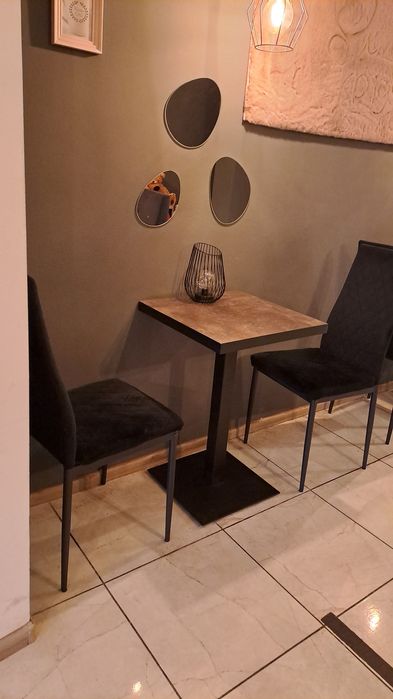 Розпродаються меблі та техніка з кав'ярні