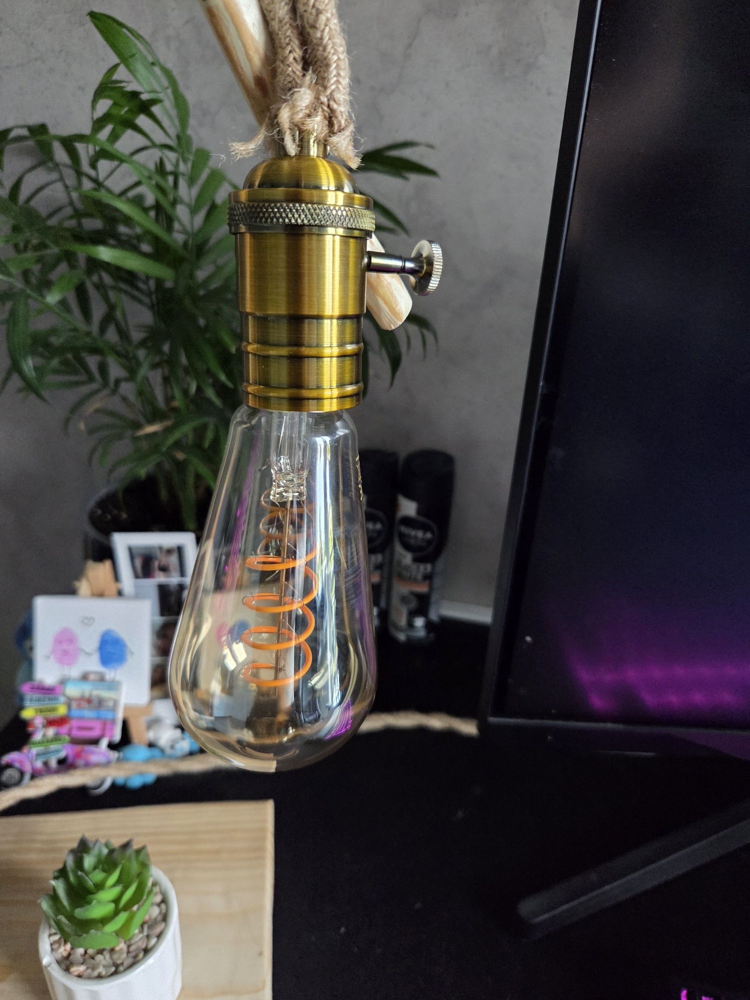 Lampka stołowa handmade z drewna/gałęzi