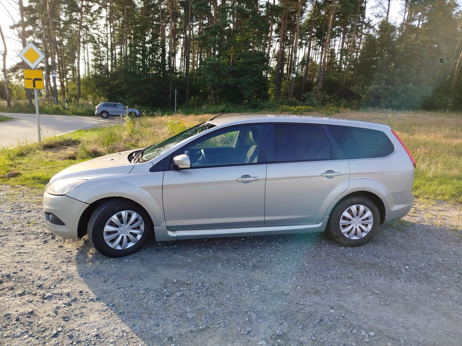 Ford Focus 

1.6 diesel 

Skrzynia 5 biegów manualna 

Auto wizualnie
