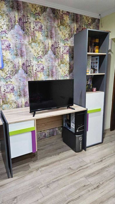 Два комплекти дитячих меблів