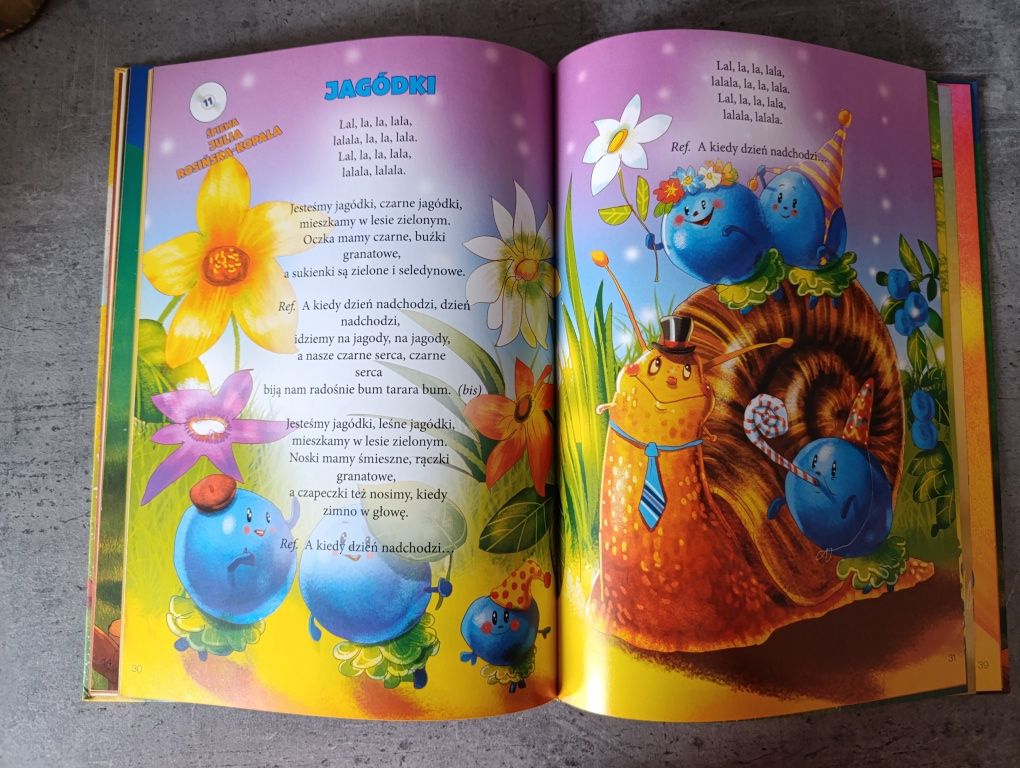 Karaoke dla dzieci książka z piosenkami + płyta dvd  od Martel