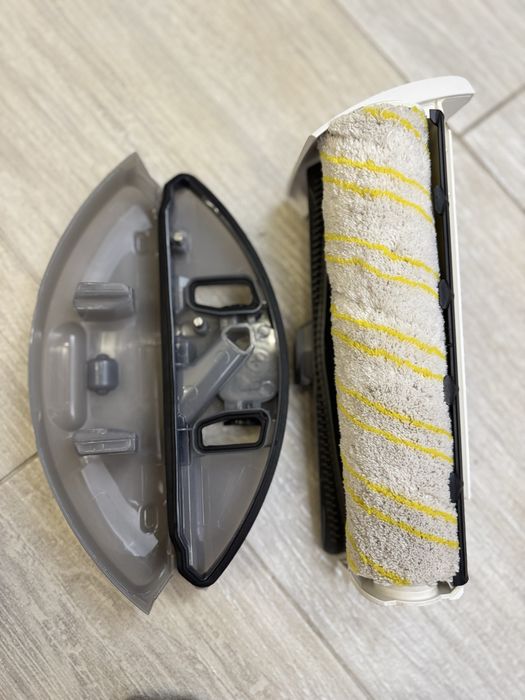 Продам робот пилосос полотер Kärcher rcf3