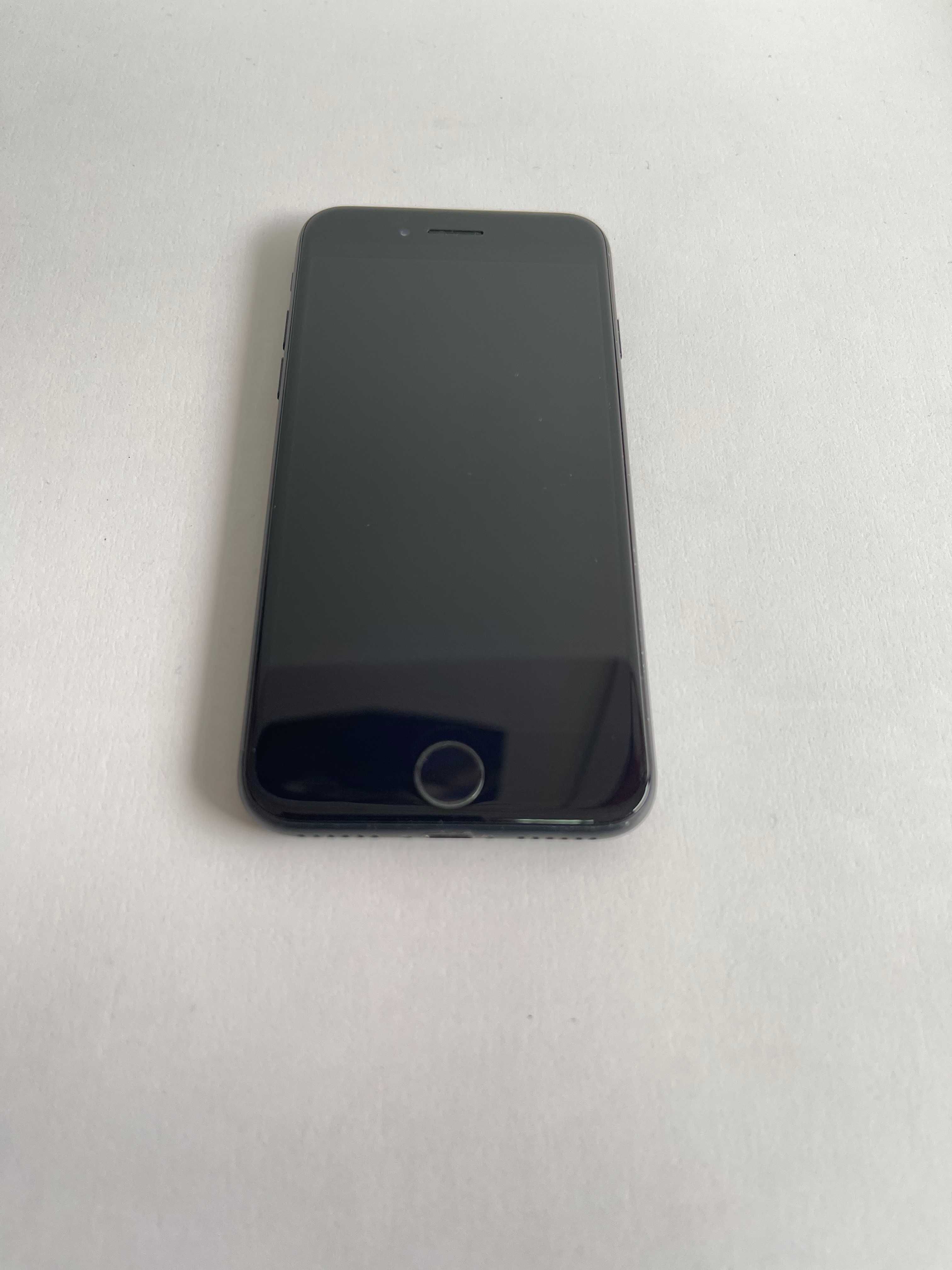 iPhone 7 32Gb, Sprawny w 100%, Bateria 82%,  Kolor Czarny
