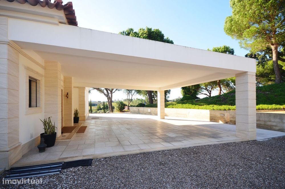 Moradia T3 em Santarém com 7360m² de Terreno