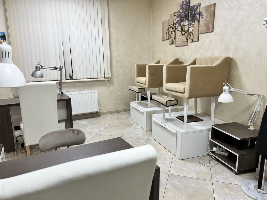 Стіл майстра манікюру