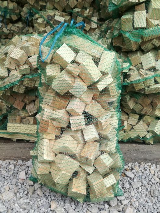 Drewno opałowe sosnowe rozpałkowe suche rozpałka brykiet liściasty