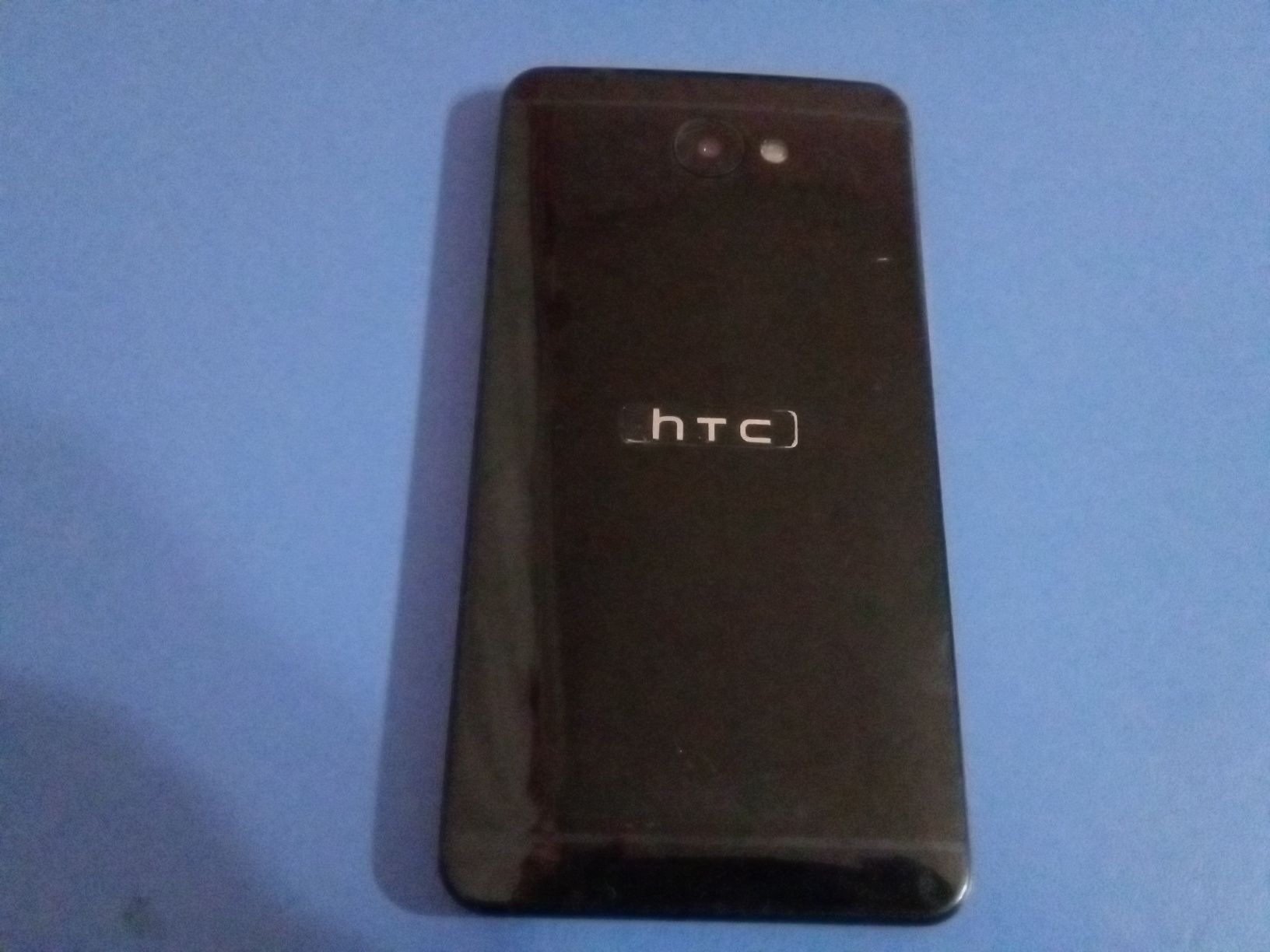 Телефон htc продається на запчастини