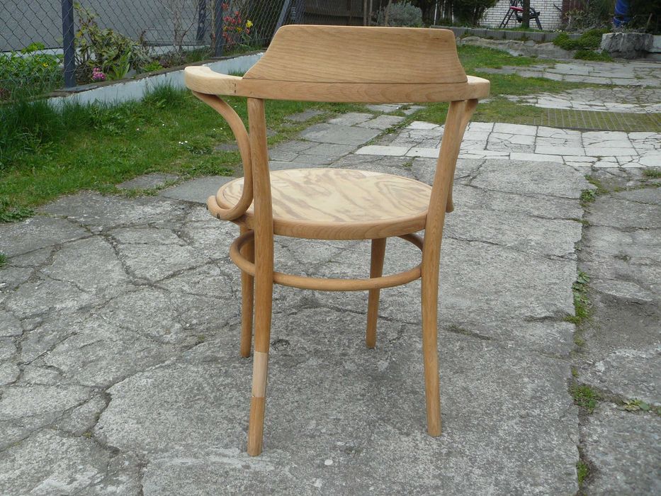 Stare krzesła Thonet - sygnowane.
