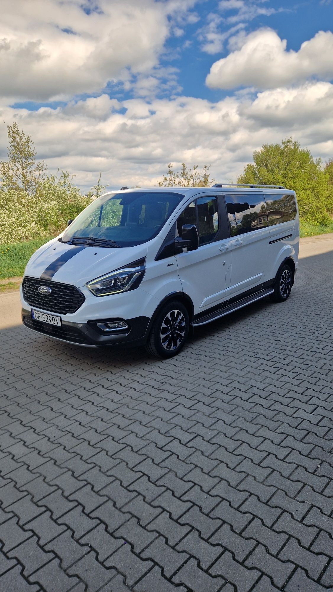 Wynajem busów 8 i 9 os. / wypożyczalnia samochodów/ przewóz osób