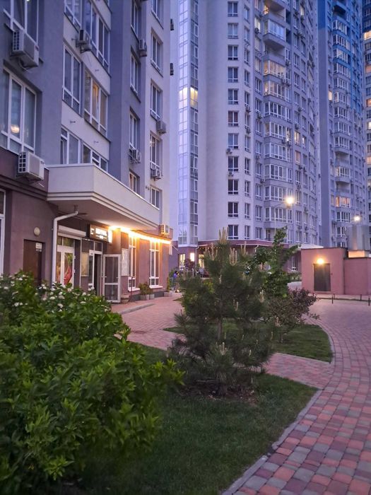 Продам квартиру-1к  ЖК Каховська  вул. Каховська 62А . м. Лівобережна