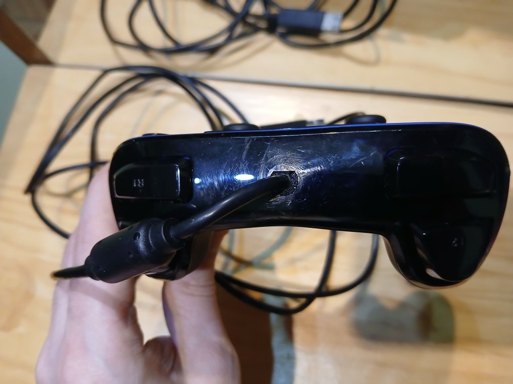 Pad do PS4 (zamiennik) NACON SLEH-00471 + gra fifa 20
