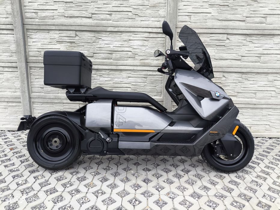 BMW CE 04 2023 rok jak nowy elektryczny elektryk