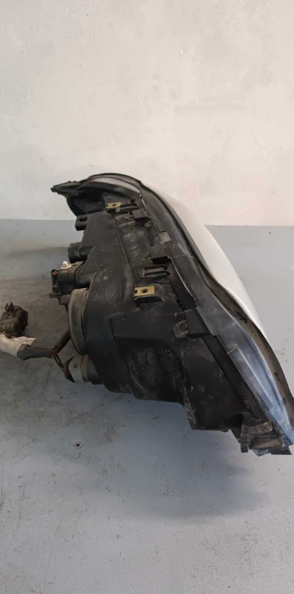 Lampy przednie volvo v70 II 04-07r europa oryginał komplet