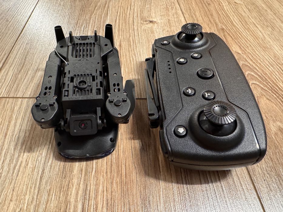 dron E99 kontroler 3x bateria etui zapasowy zestaw śmigieł i silnik