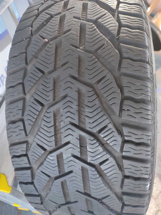 Opony zimowe Taurus 245/40/R18 , 2023r