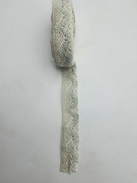 Koronka kupon 5 m.x 2,50 cm.