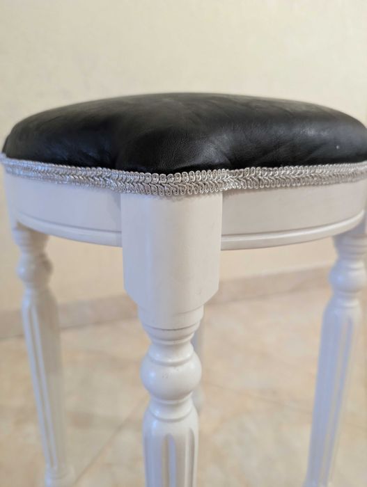 Продам дерев'яні стільці