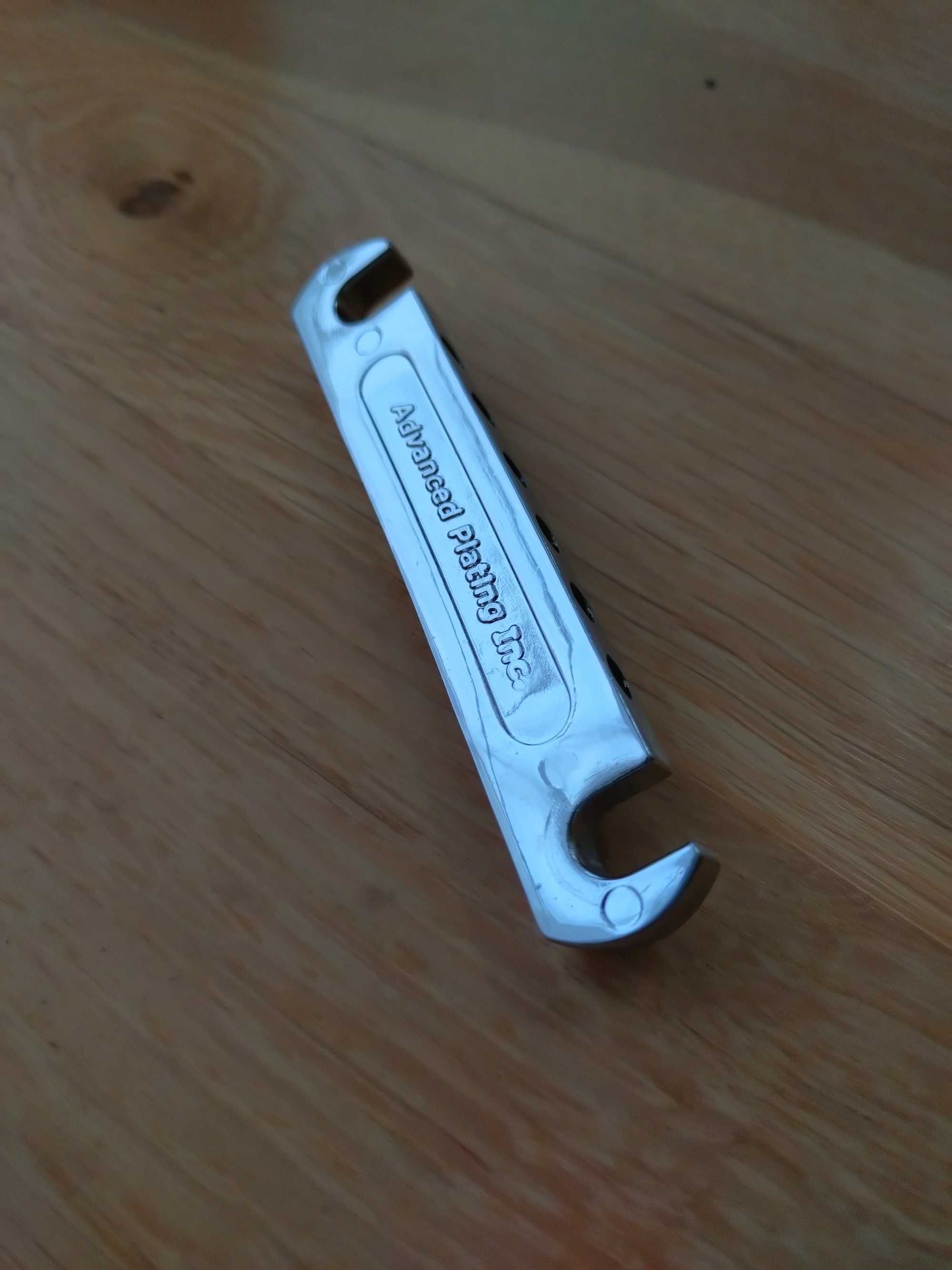 Strunociąg, Stop bar, tail piece, mostek, Gibson Les Paul 2012, chrom.