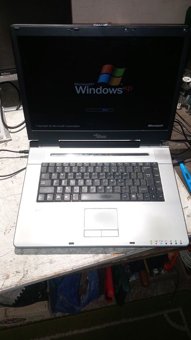 Laptop siemens amilo 1310M xp
