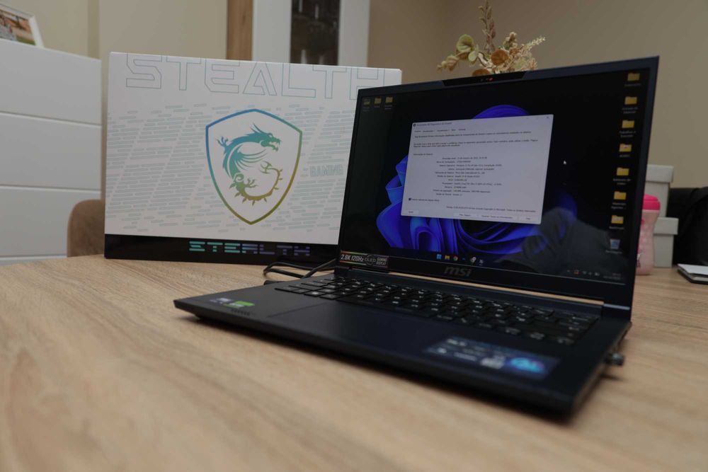 Portátil MSI 14" Stealth 14 AI Studio (I9 Ultra | RTX 4070 | 32GB RAM)