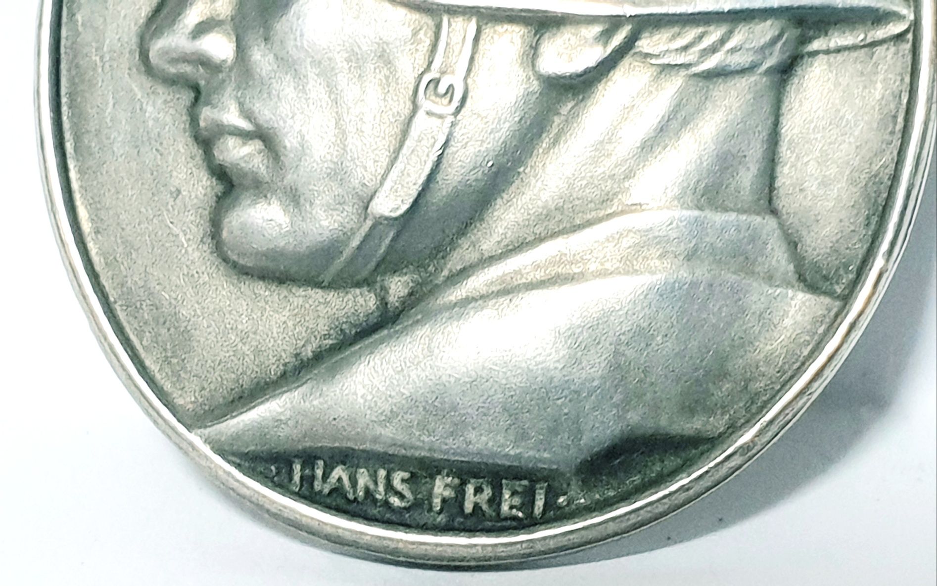 Antiga medalha / pin militar suíço de 1918 Hans Frei em prata  900