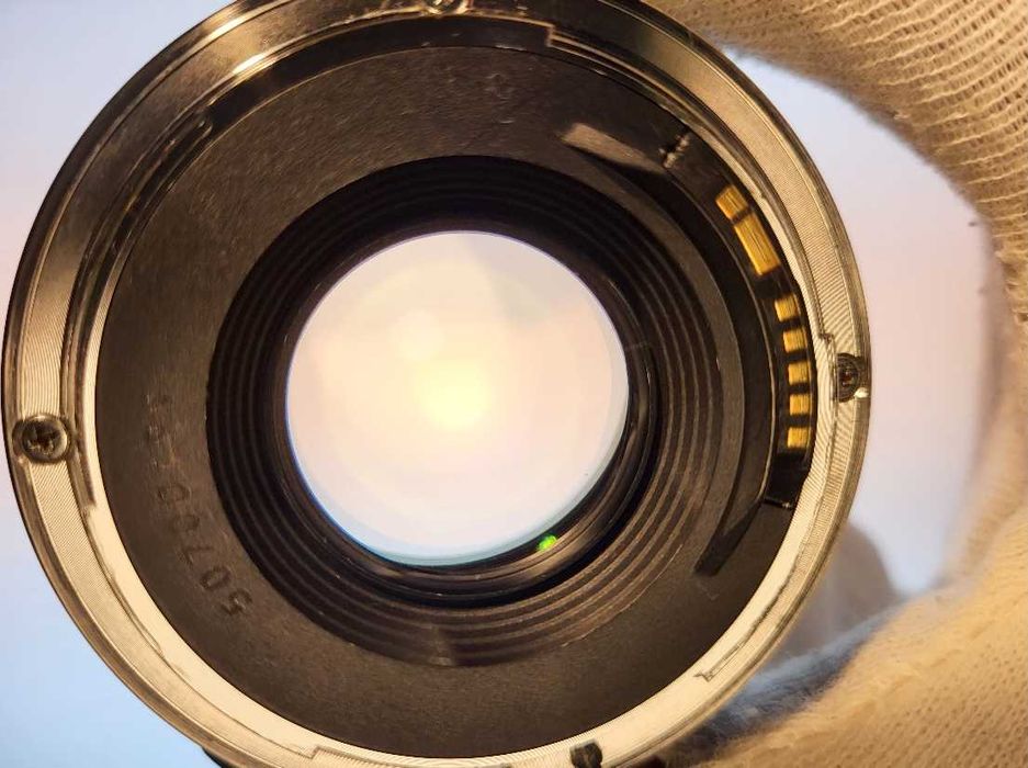 Canon EF 28mm F 1.8 USM - jak nowy, opakowanie, osłona p.słoneczna