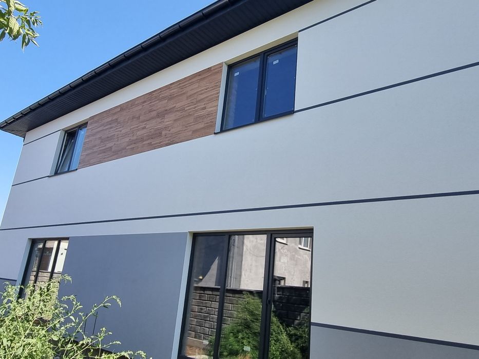 Власник. Продам котедж м.Рівне  вул.Залізнична 5/а Басівкут.