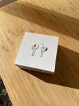 Apple Airpods 4 - Novos e Selados