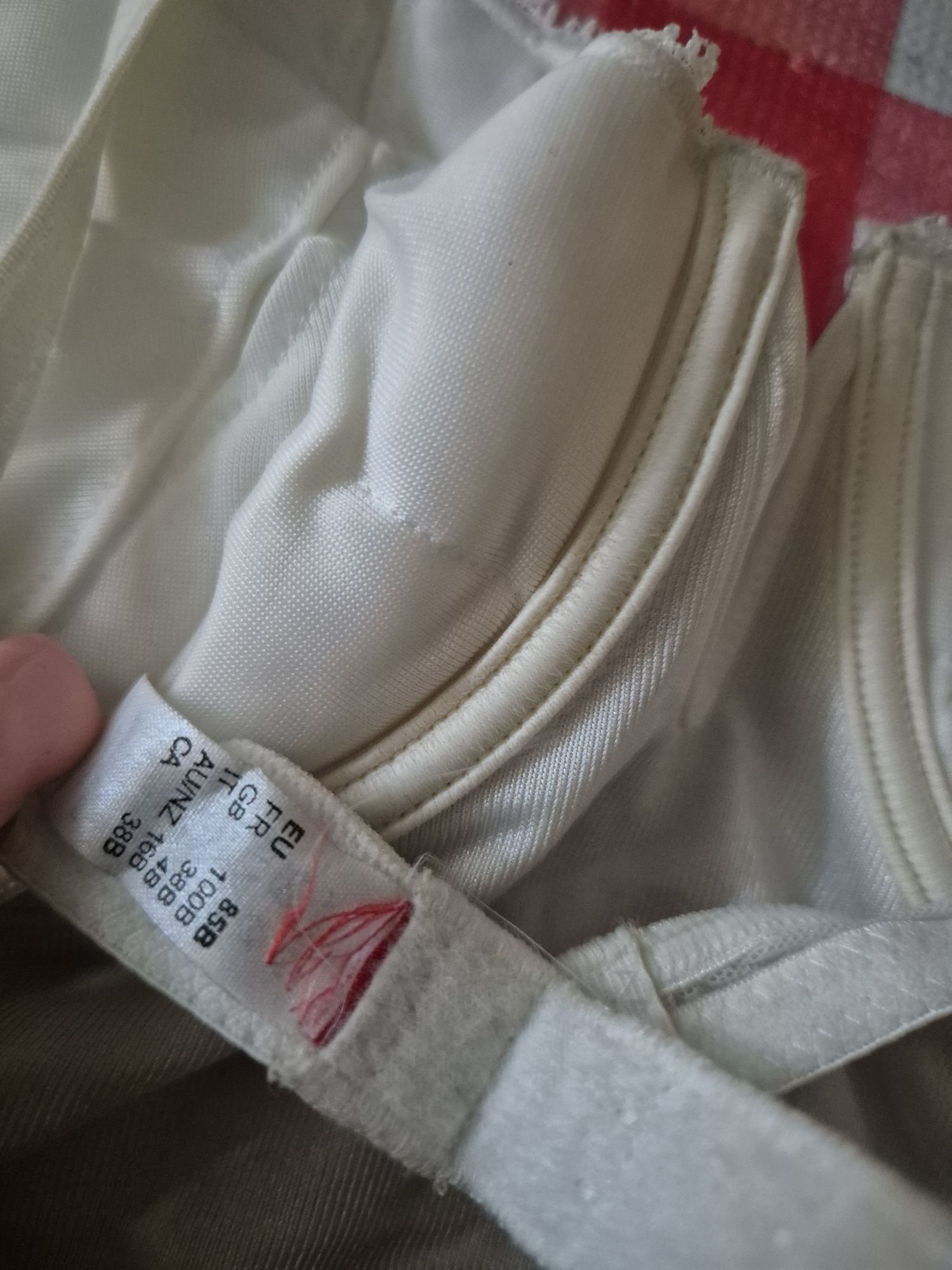 Biały gorset Triumph 85B push up nowy