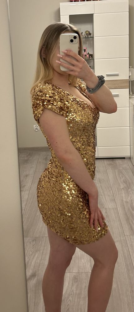 sukienka złota w cekiny