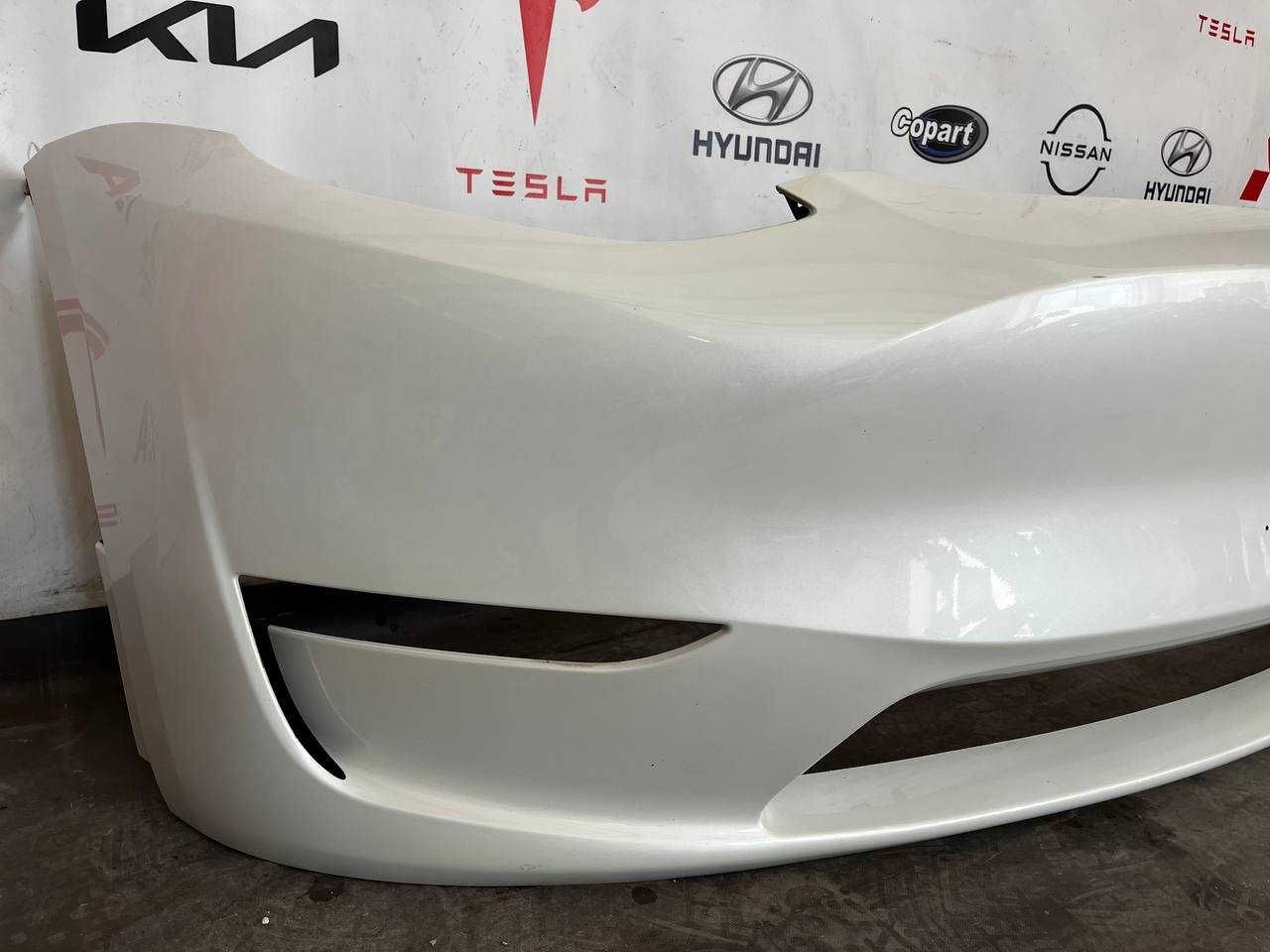 Бампер передній Tesla Model Y White 1540100-06-С 2022-2024
