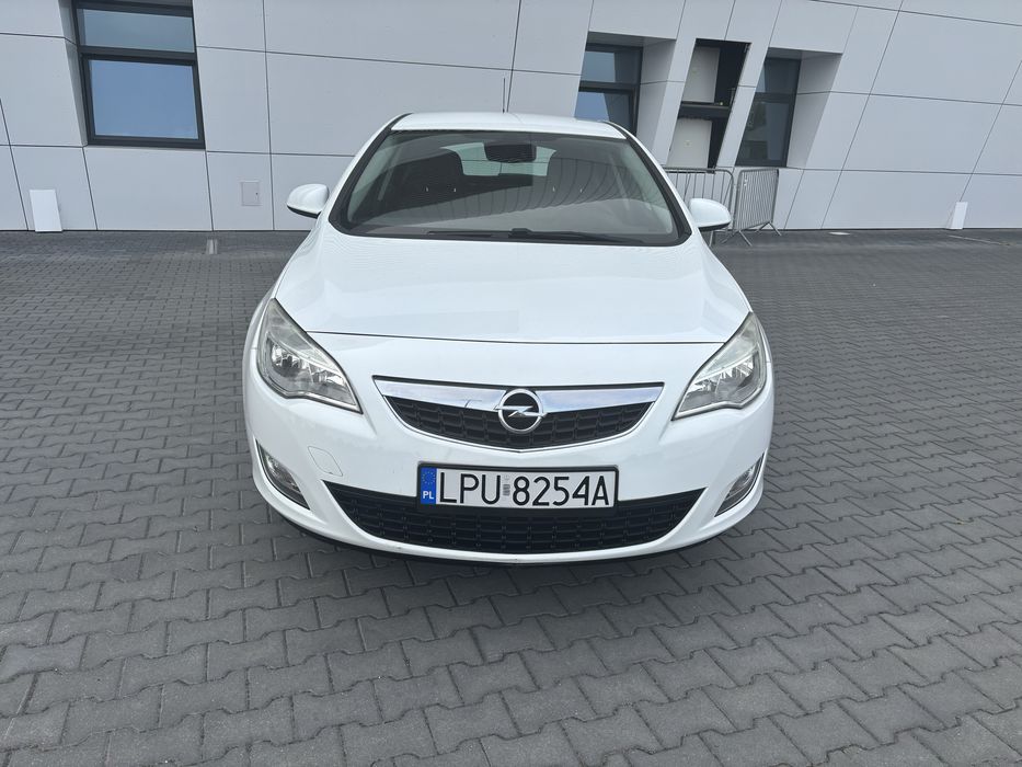 Opel Astra J  1.4 90km 2010 r. Nowy rozrząd!