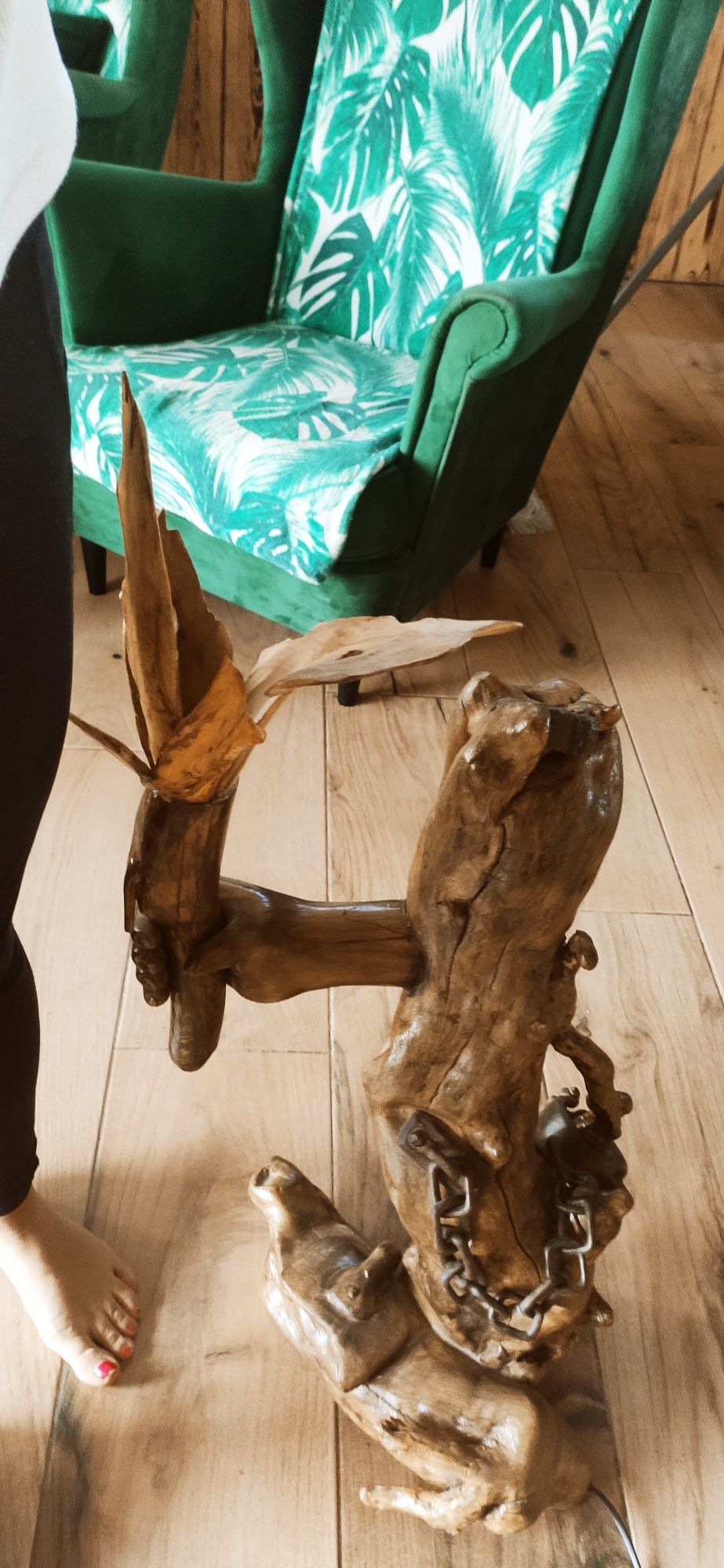 Piękna lampa zrobiona z korzenia