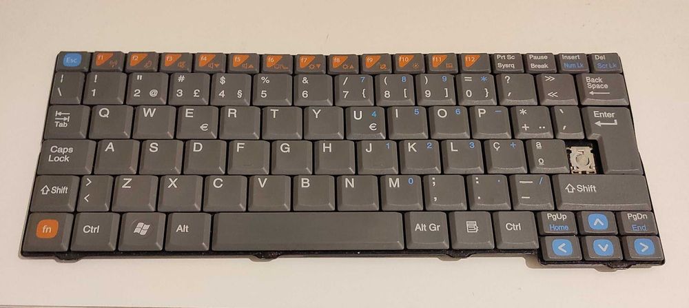Teclado para portátil Magalhães 2 avariado