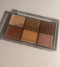 Makeup Revolution paleta cieni Velvet Rose. Shadow palette.