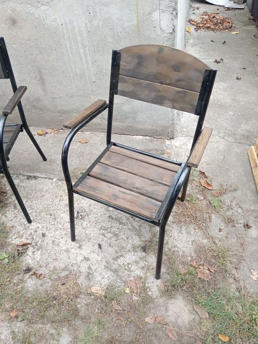 Продам пивной стол и стулья