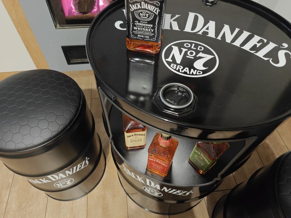 Zestaw mebli z beczek Jack Daniels