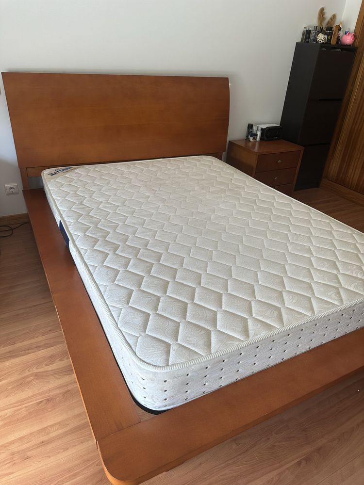 Cama cerejeira + colchão