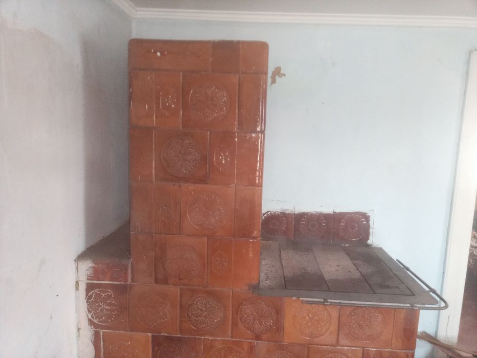 Продам  кахлі(пєц+кухня)