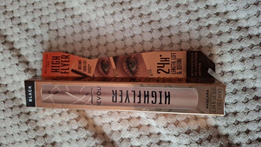 Tusz do rzęs  rewolution pro lash czarny