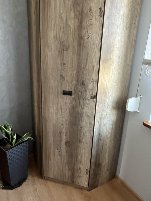 Sprzedam zestaw dwoch szafek i jednej komody - zestaw