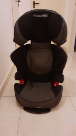 Cadeira "MaxiCosi" para automóvel Grupo 2/3 (15Kg - 36Kg).