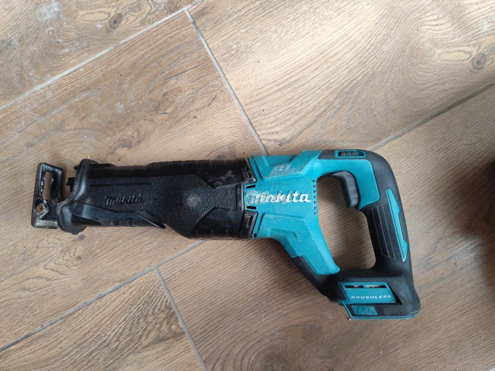 Piła szablasta Makita djr 187
