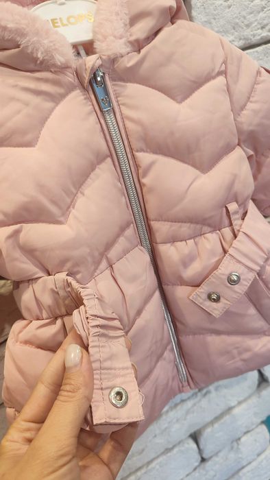 Тепла куртка на дівчинку 68