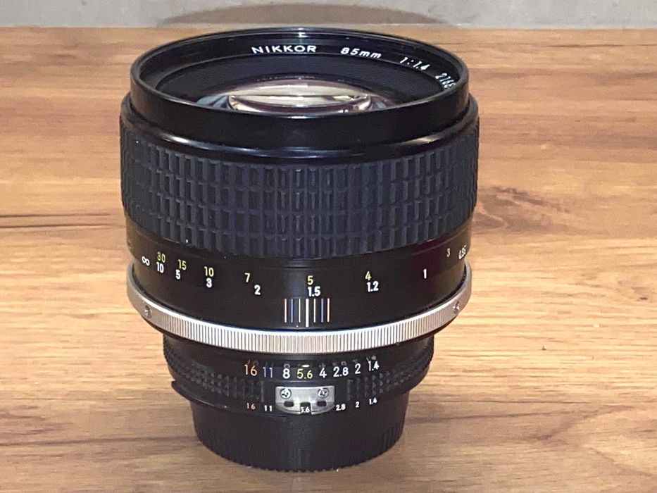 Nikkor 85 mm F 1.4 AiS – Mint Condition