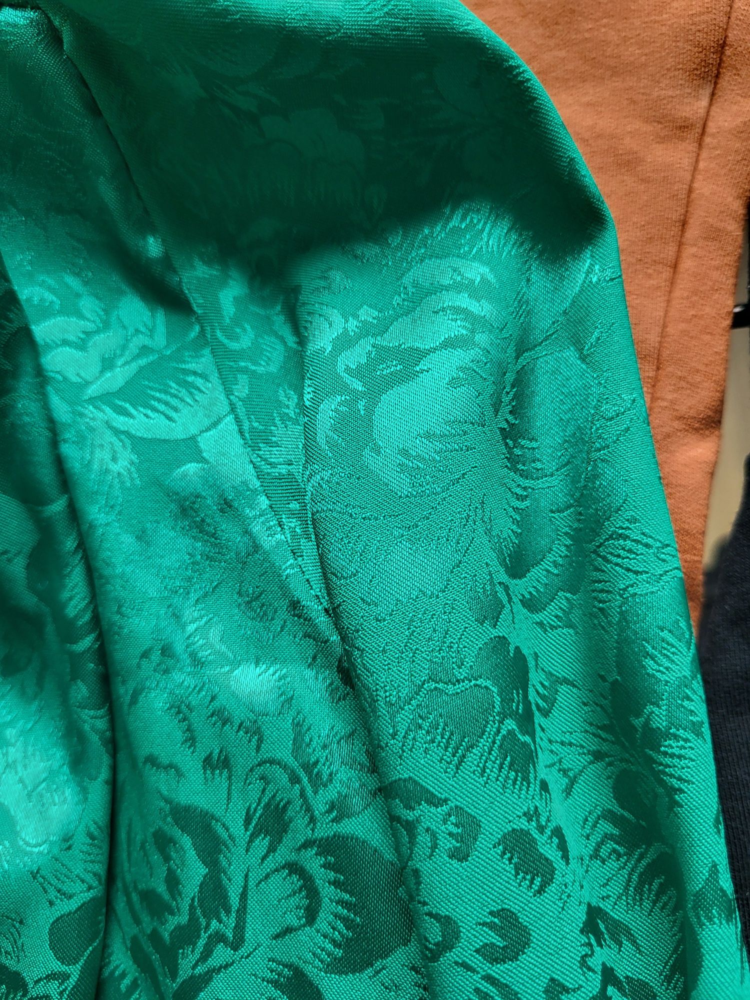 Sukienka koktajlowa studniówka guziki kwiaty