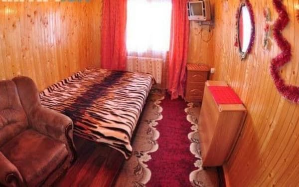 Батьківська хатинка