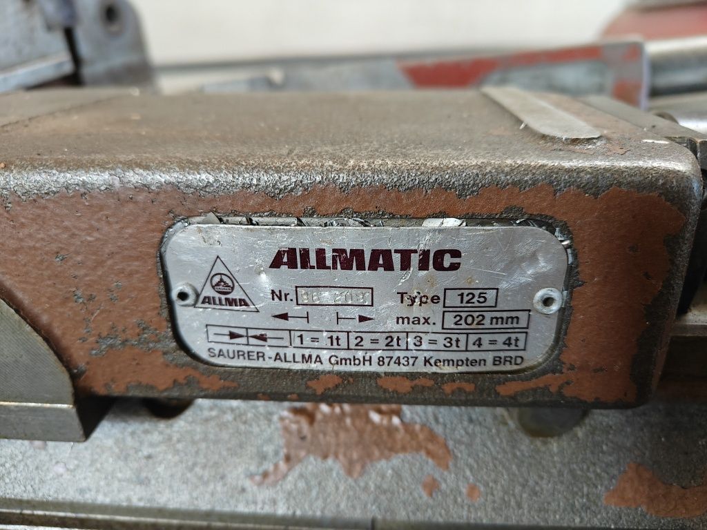 Тиски станочні , лещата Allmatic  125