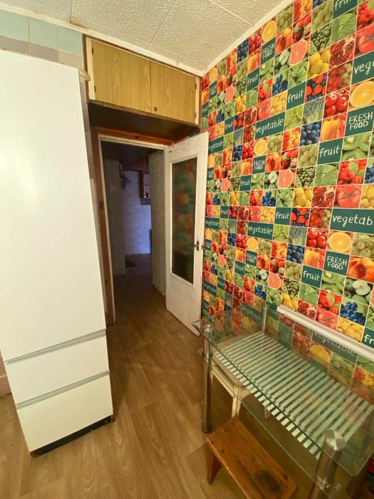 Продам 4-х  квартиру  на Польовій в цегляному будинку на 2-му поверсі